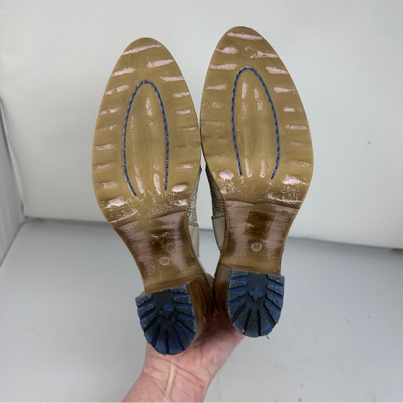 FREE PEOPLE Western Bootie Slingback Sz 38 Laser Cut Floral Leather Boot Boho - Picture 11 of 14